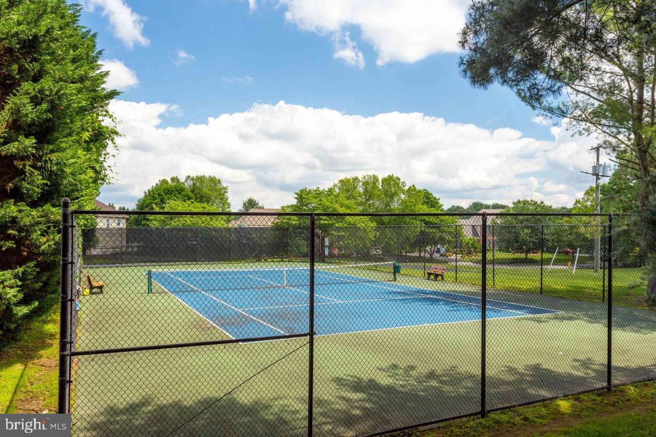 HUNTER MILL ESTATES - Residential Lease