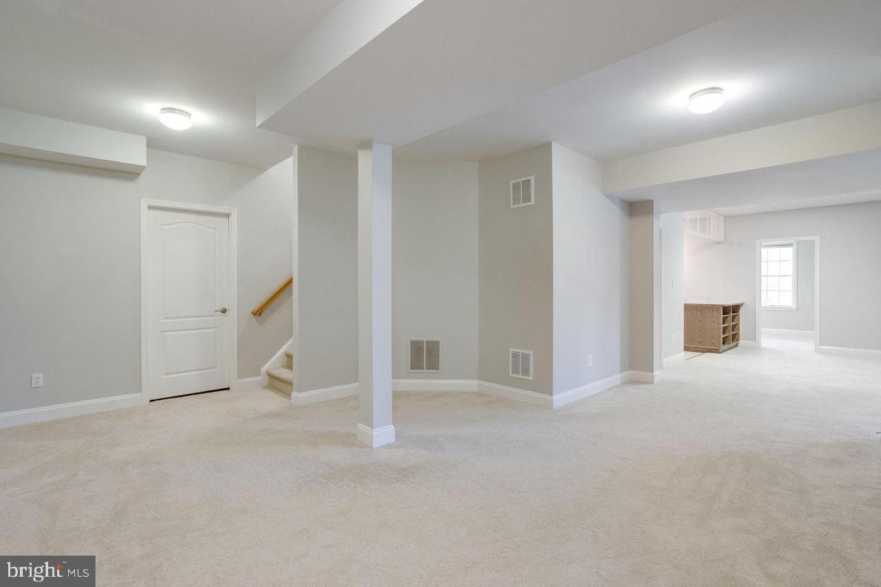 HUNTER MILL ESTATES - Residential Lease