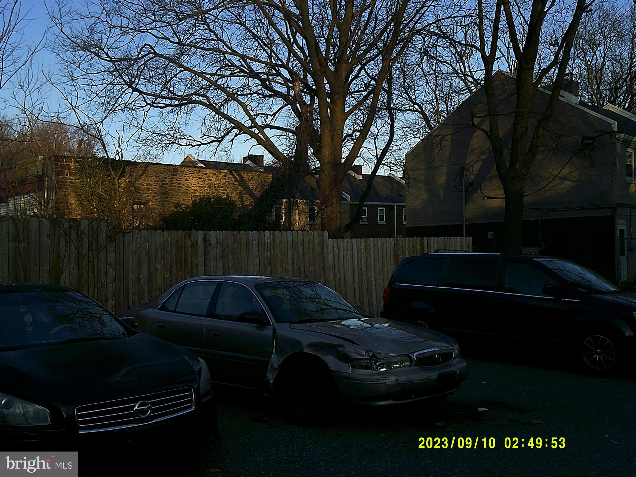 GERMANTOWN - Land