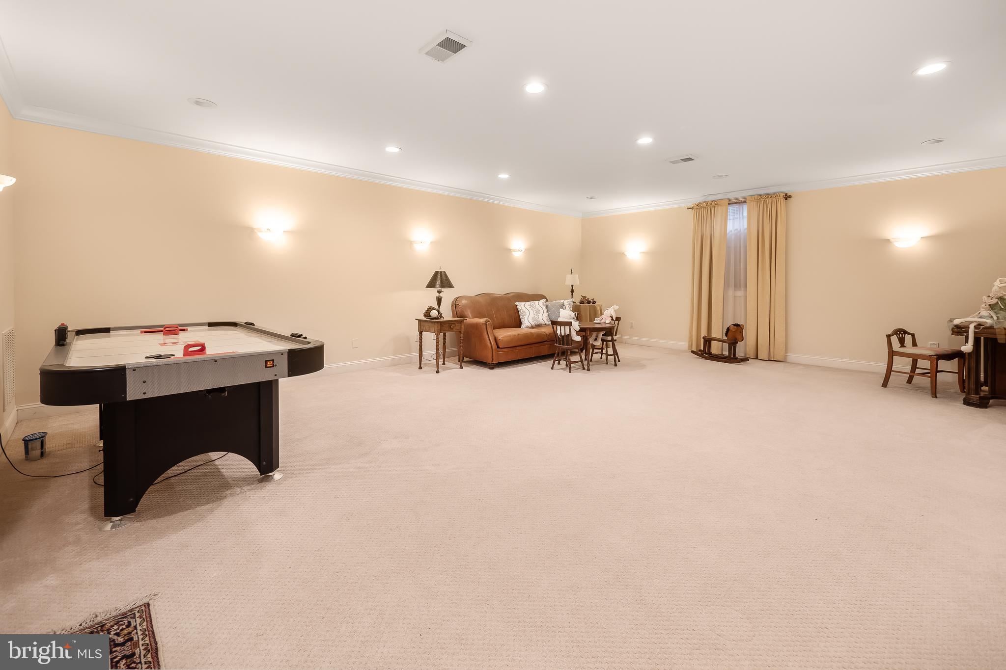 WEYHILL WOODS - Residential