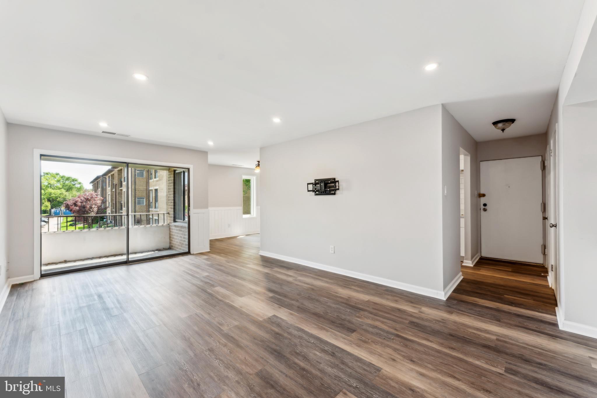 JEFFERSON MEWS - Residential