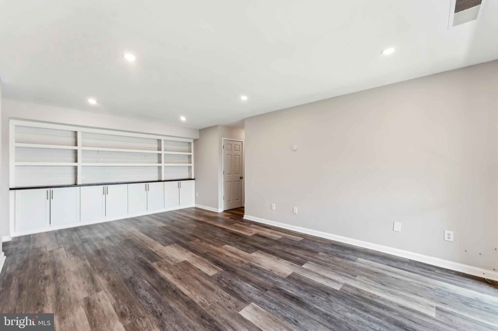 JEFFERSON MEWS - Residential