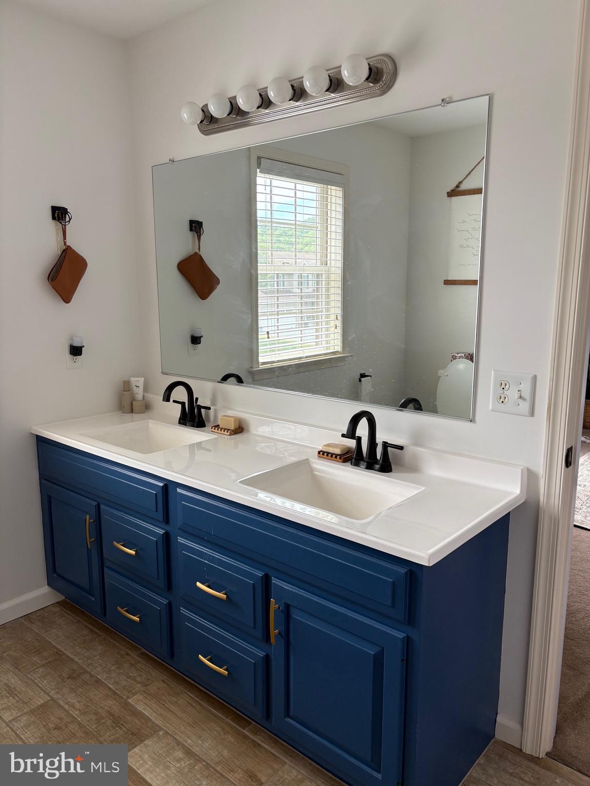 TWIN CREEKS - Residential