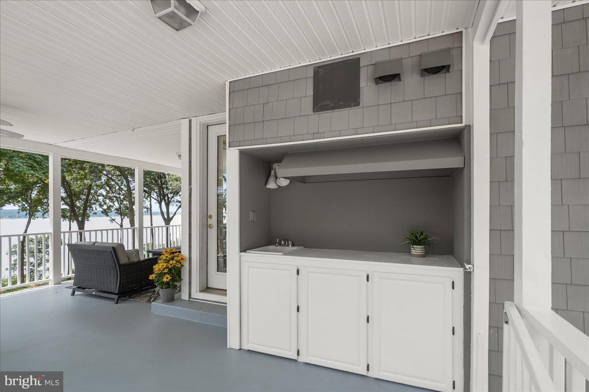 GIBSON ISLAND - Residential