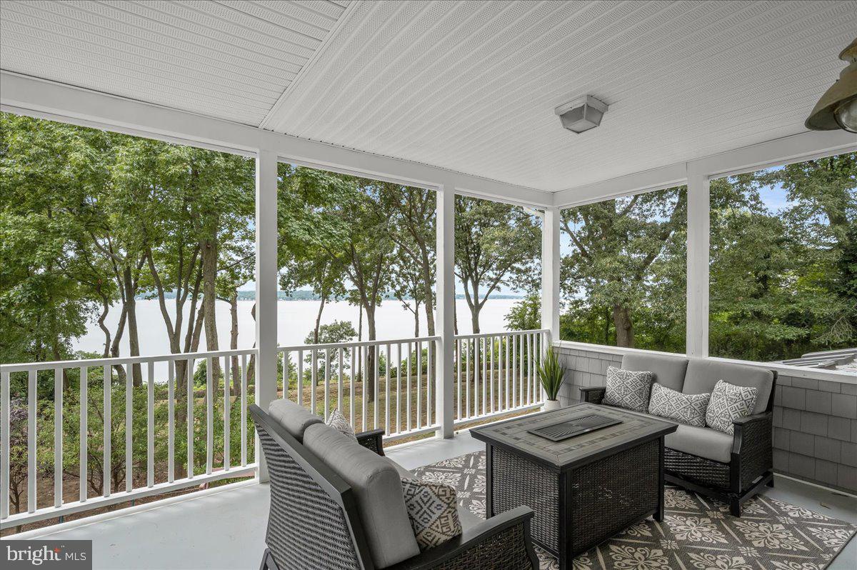 GIBSON ISLAND - Residential