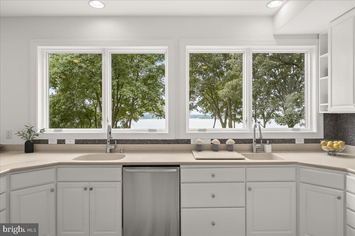 GIBSON ISLAND - Residential