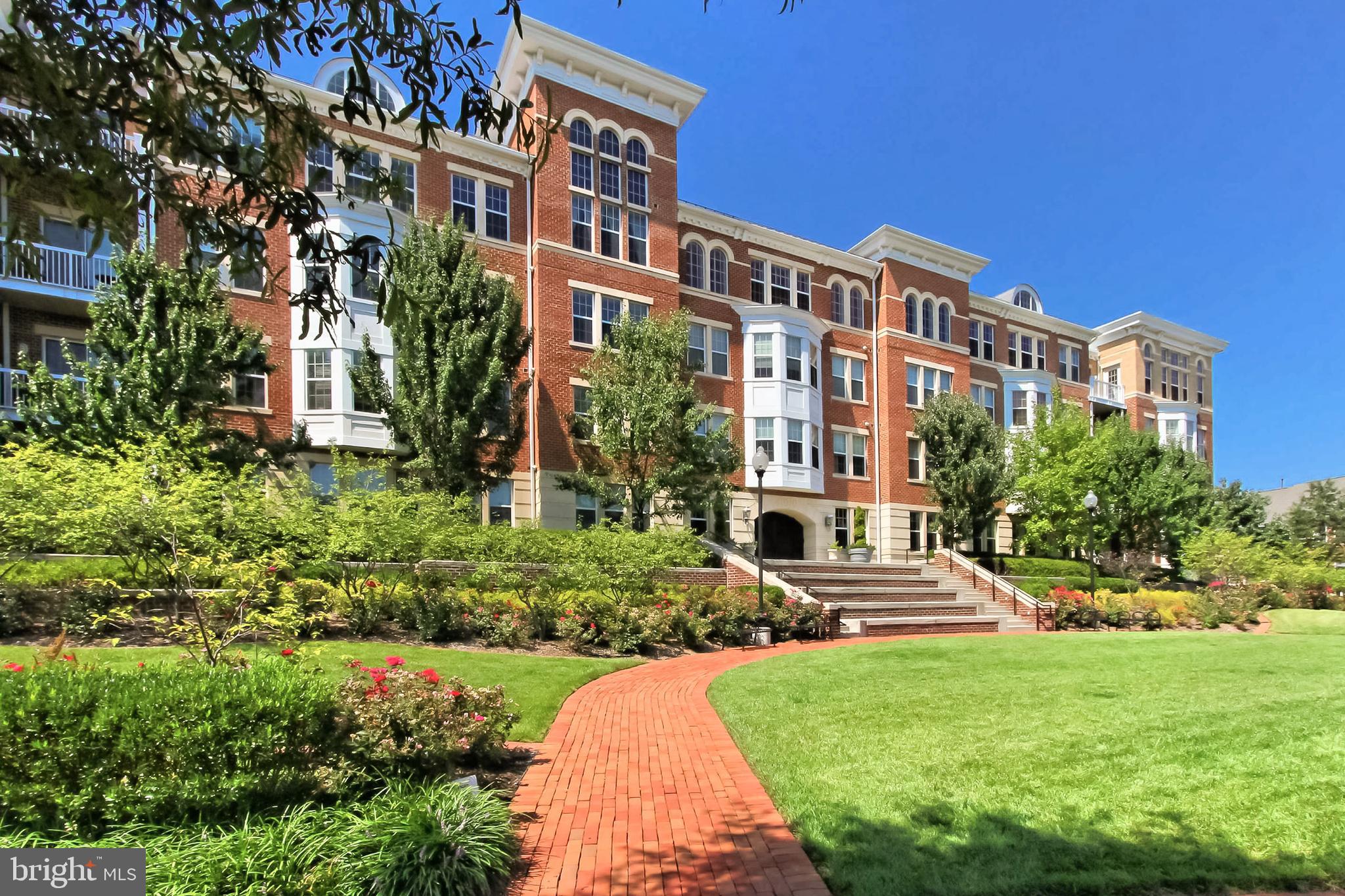 CAMERON STATION - Residential