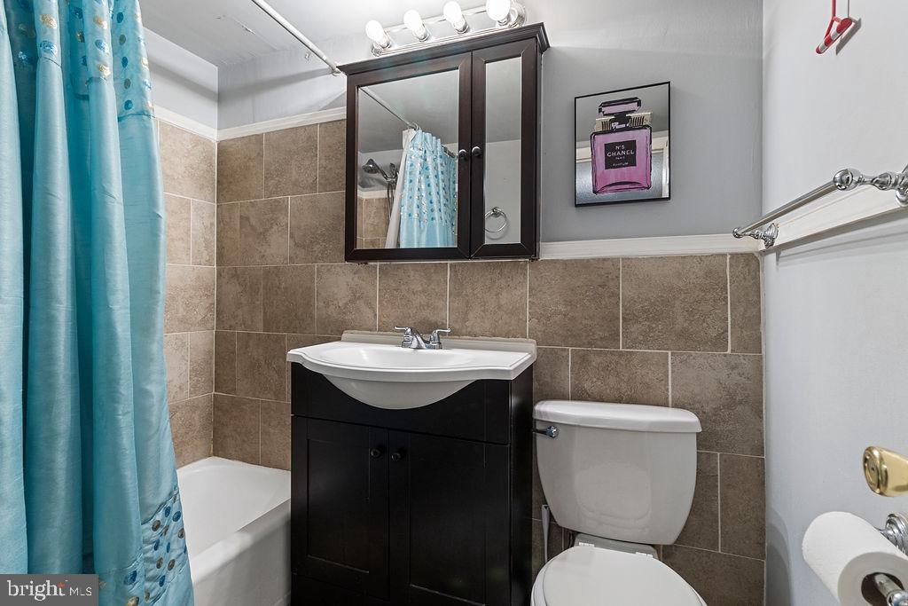 SWANN HILL CONDOMINIUMS - Residential
