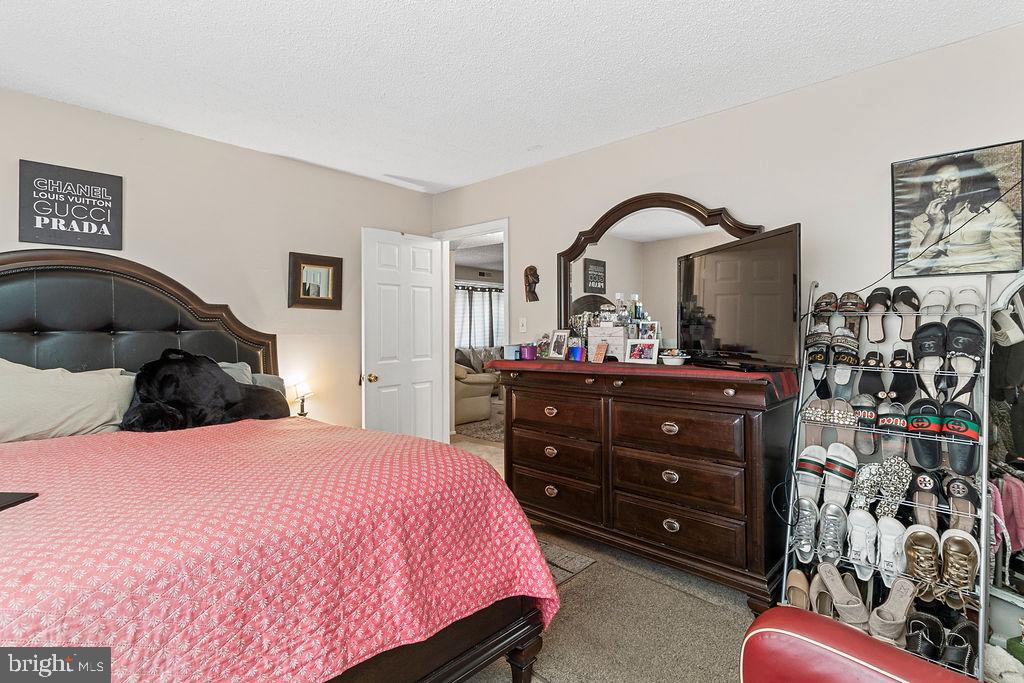 SWANN HILL CONDOMINIUMS - Residential
