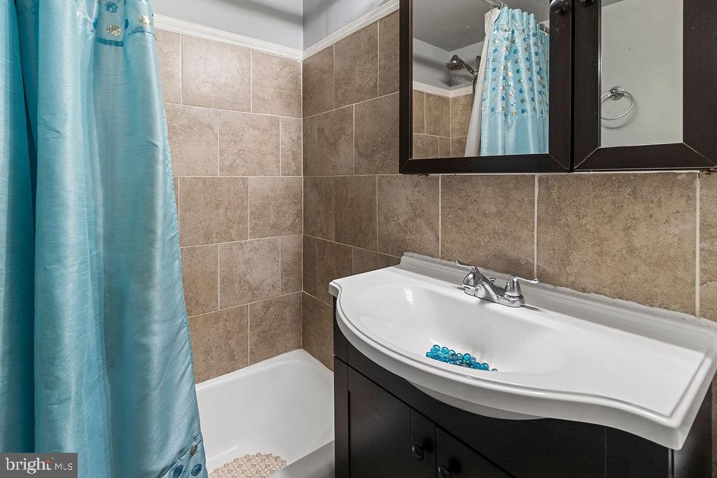 SWANN HILL CONDOMINIUMS - Residential
