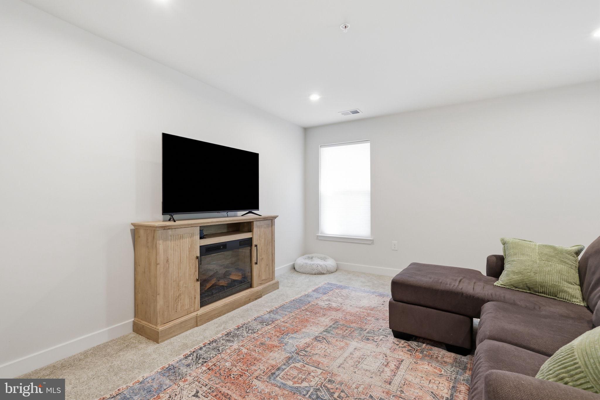 ASHBOURNE MEADOWS - Residential