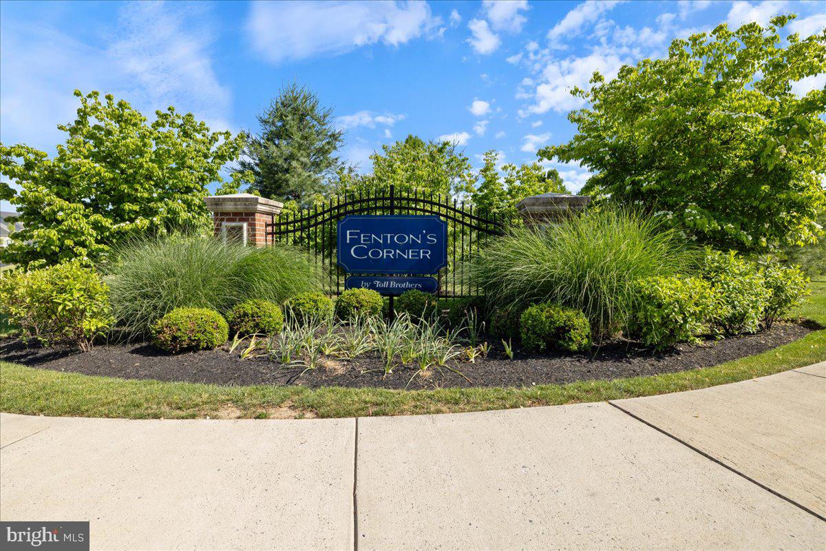 FENTONS CORNER - Residential