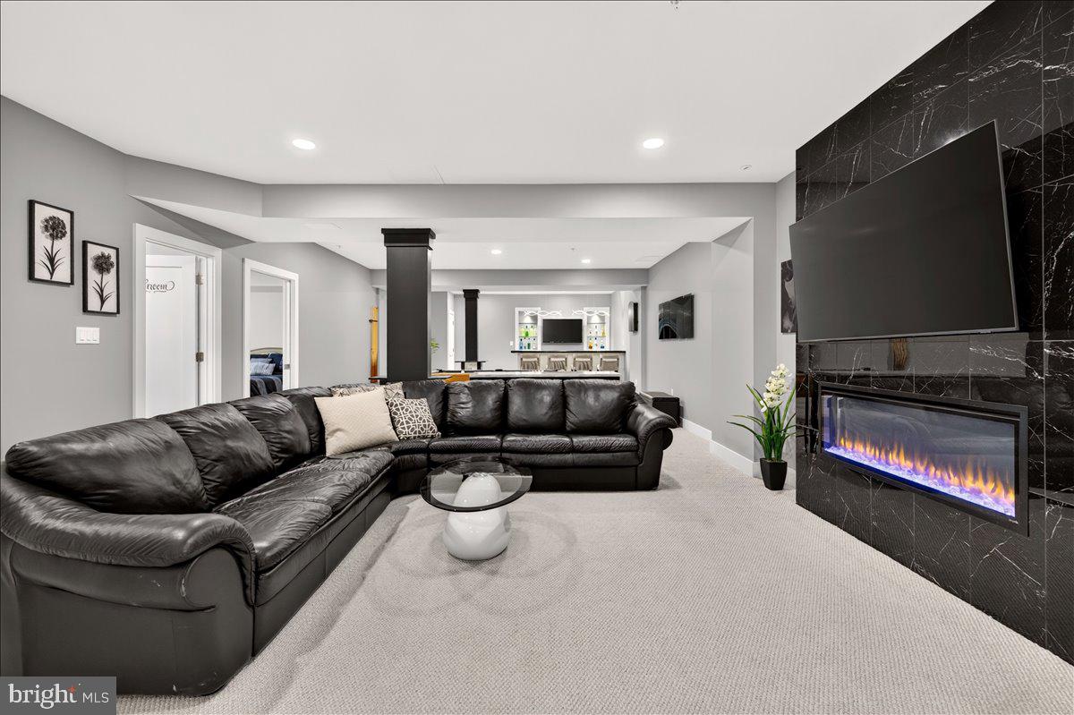 FENTONS CORNER - Residential