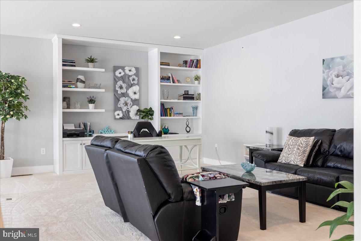 FENTONS CORNER - Residential