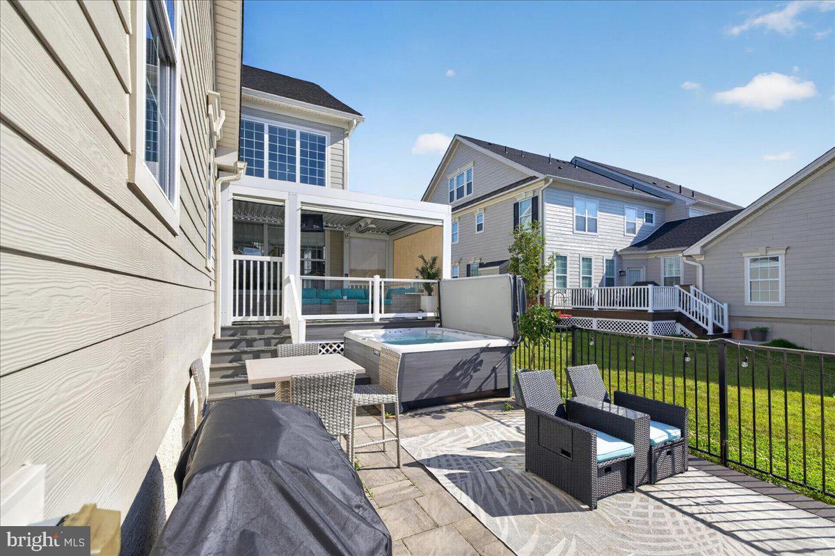 FENTONS CORNER - Residential