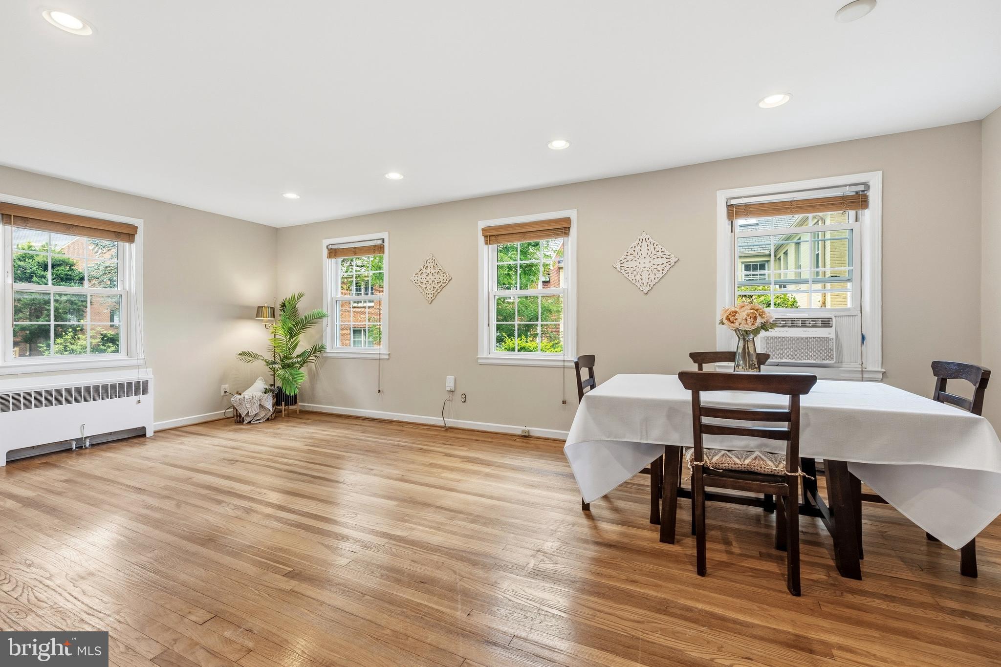 ROCK CREEK VILLAGE CONDOMINIUMS - Residential