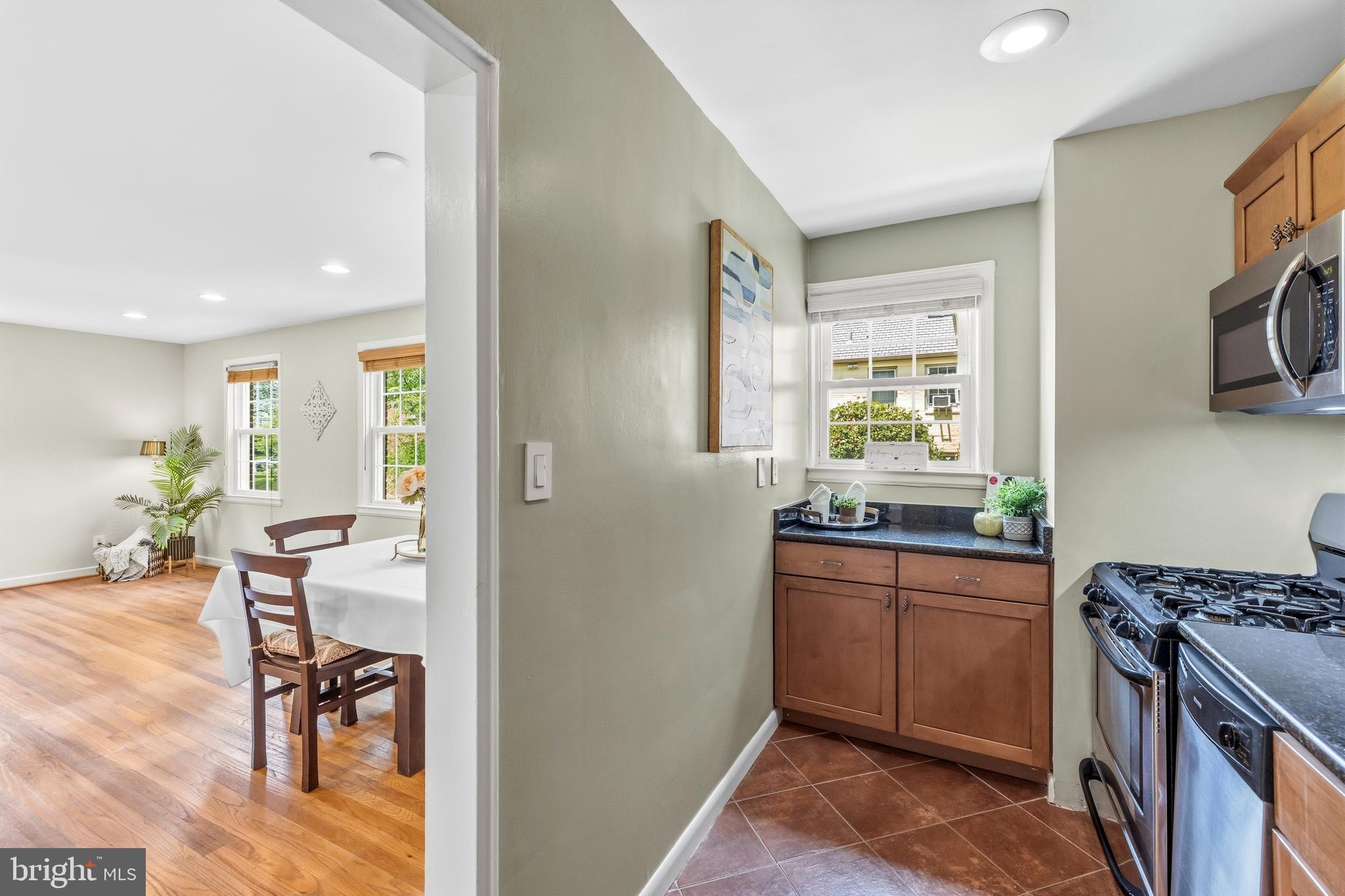 ROCK CREEK VILLAGE CONDOMINIUMS - Residential