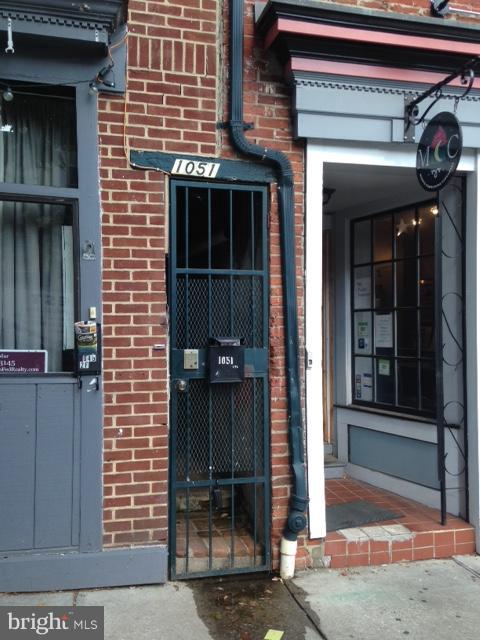 Two-level, 2 bedroom 1 bathroom apartment in the heart of Federal Hill.  Recently renovated this unit provides a washer/dryer, shared deck, modern kitchen and an open layout on the main level.  Easy walking distance to downtown and all Federal Hill attractions.