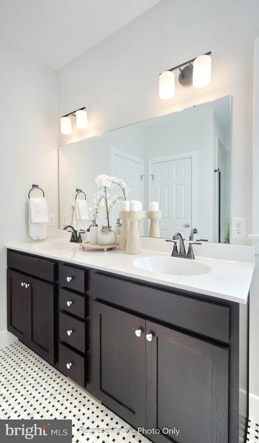 SOUTHGATE - Residential