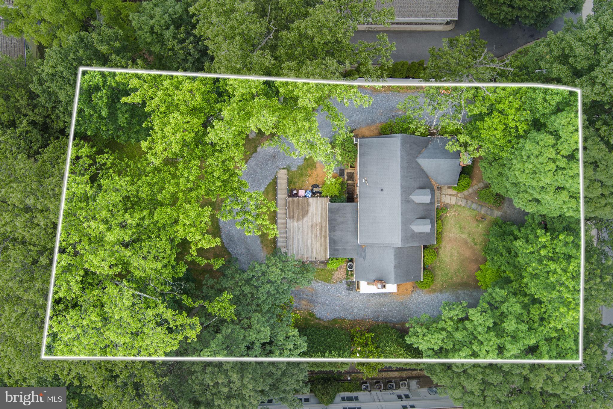 ROCKVILLE OUTSIDE - Land