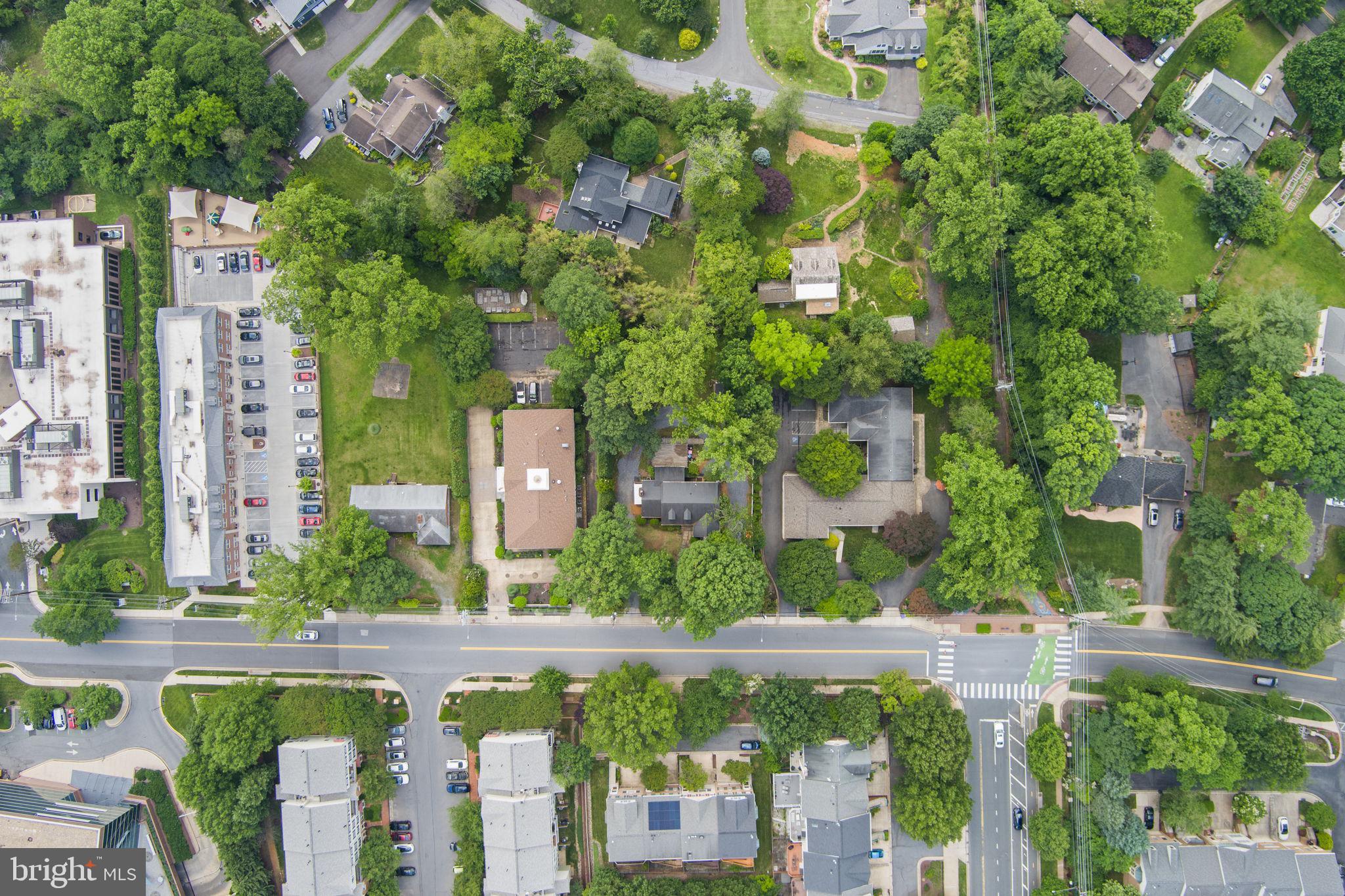 ROCKVILLE OUTSIDE - Land