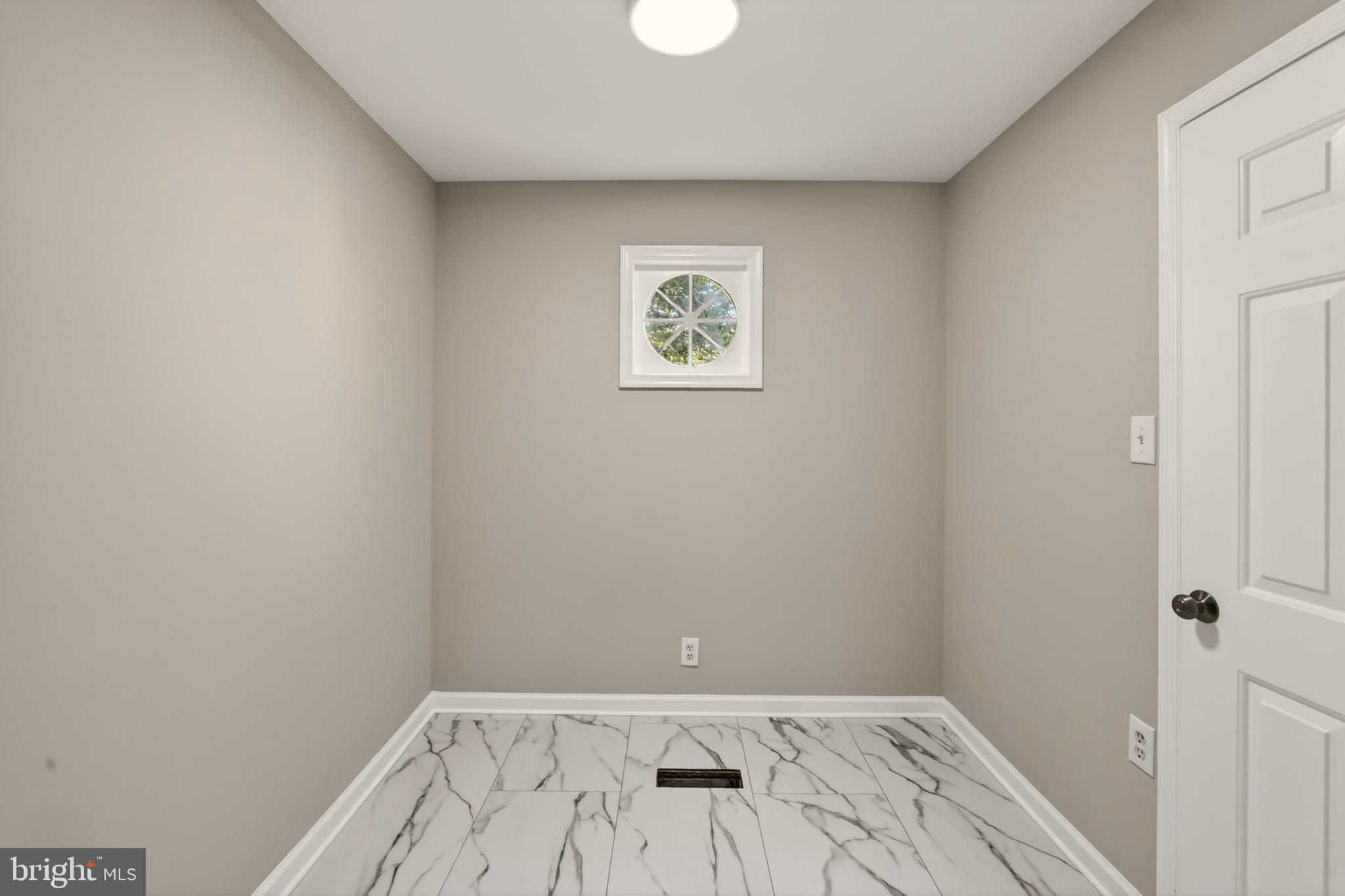 WASHINGTONIAN WOODS - Residential