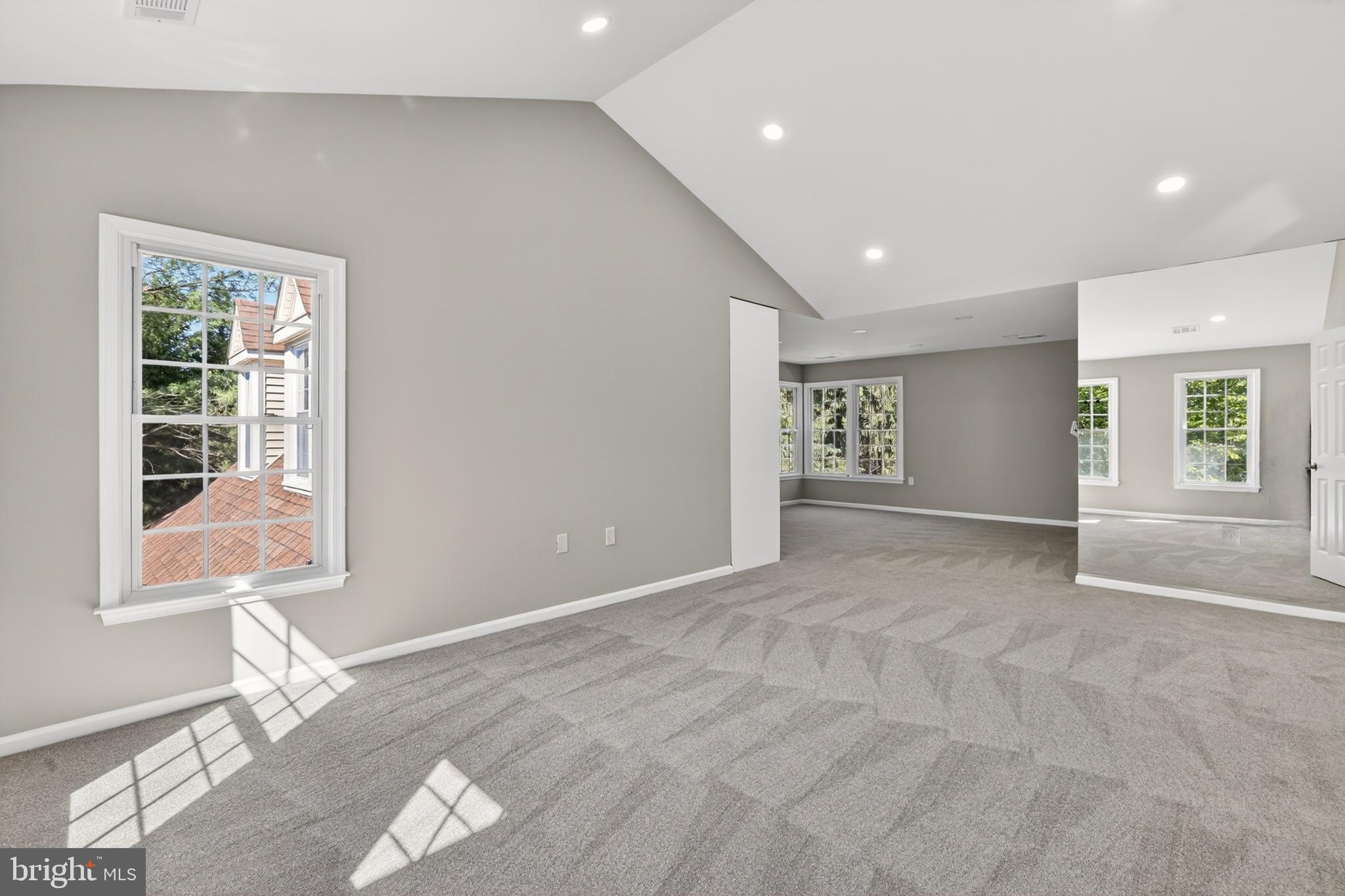 WASHINGTONIAN WOODS - Residential