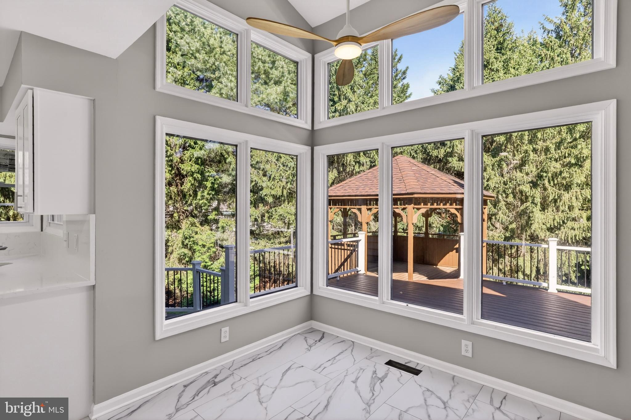 WASHINGTONIAN WOODS - Residential