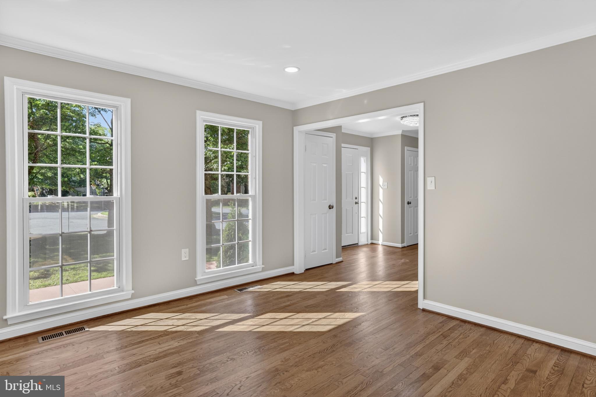 WASHINGTONIAN WOODS - Residential