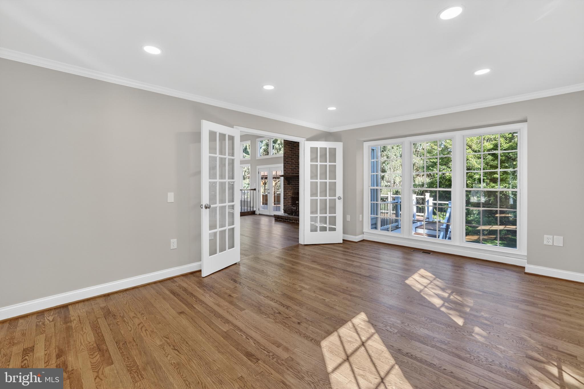 WASHINGTONIAN WOODS - Residential