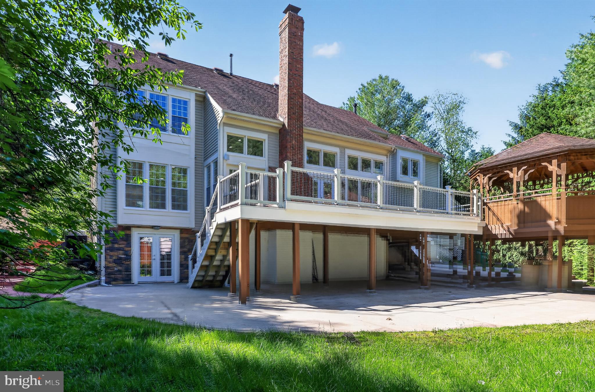 WASHINGTONIAN WOODS - Residential