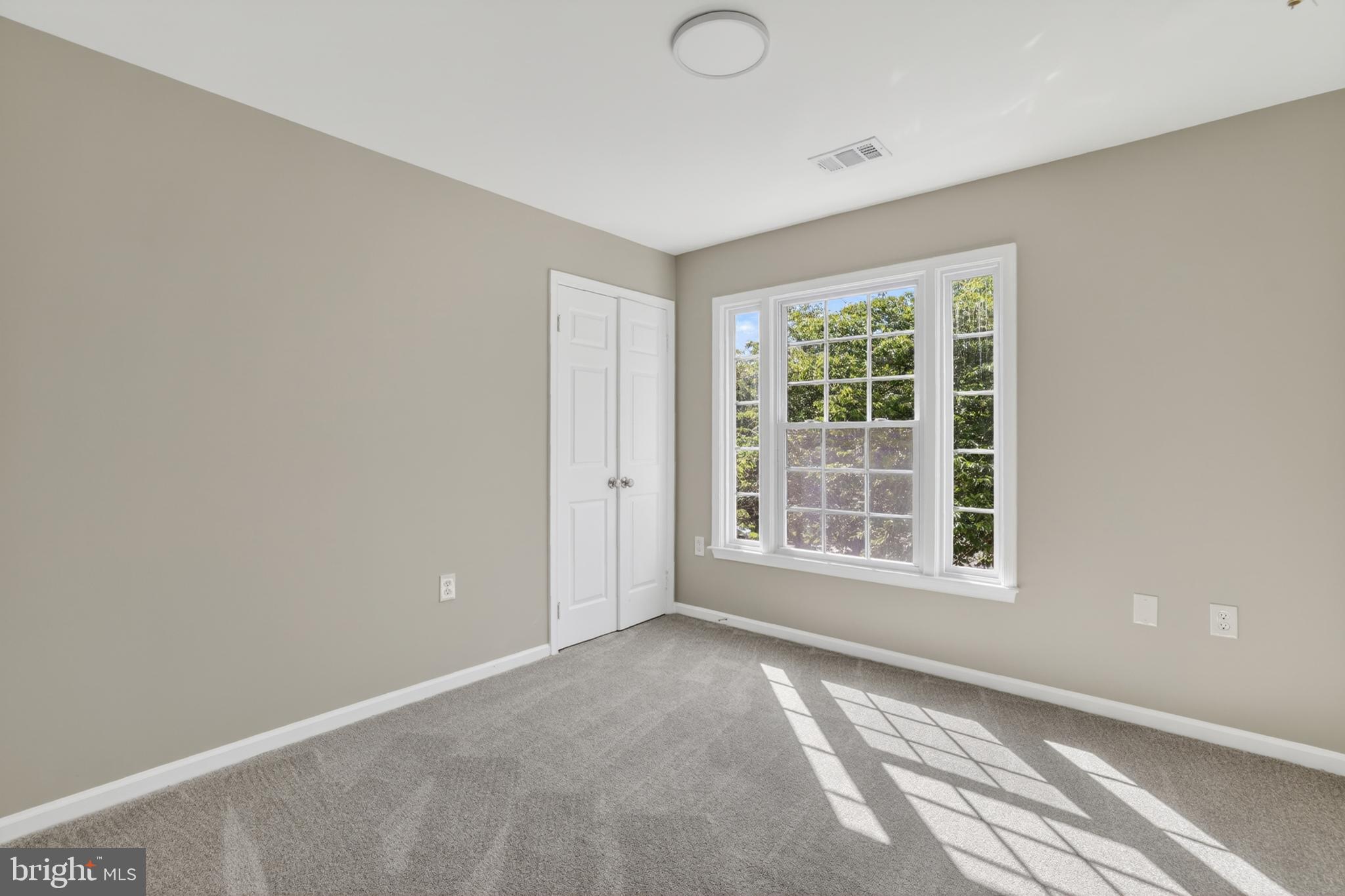 WASHINGTONIAN WOODS - Residential
