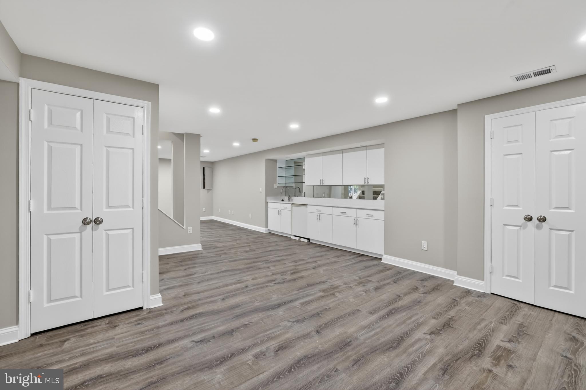WASHINGTONIAN WOODS - Residential