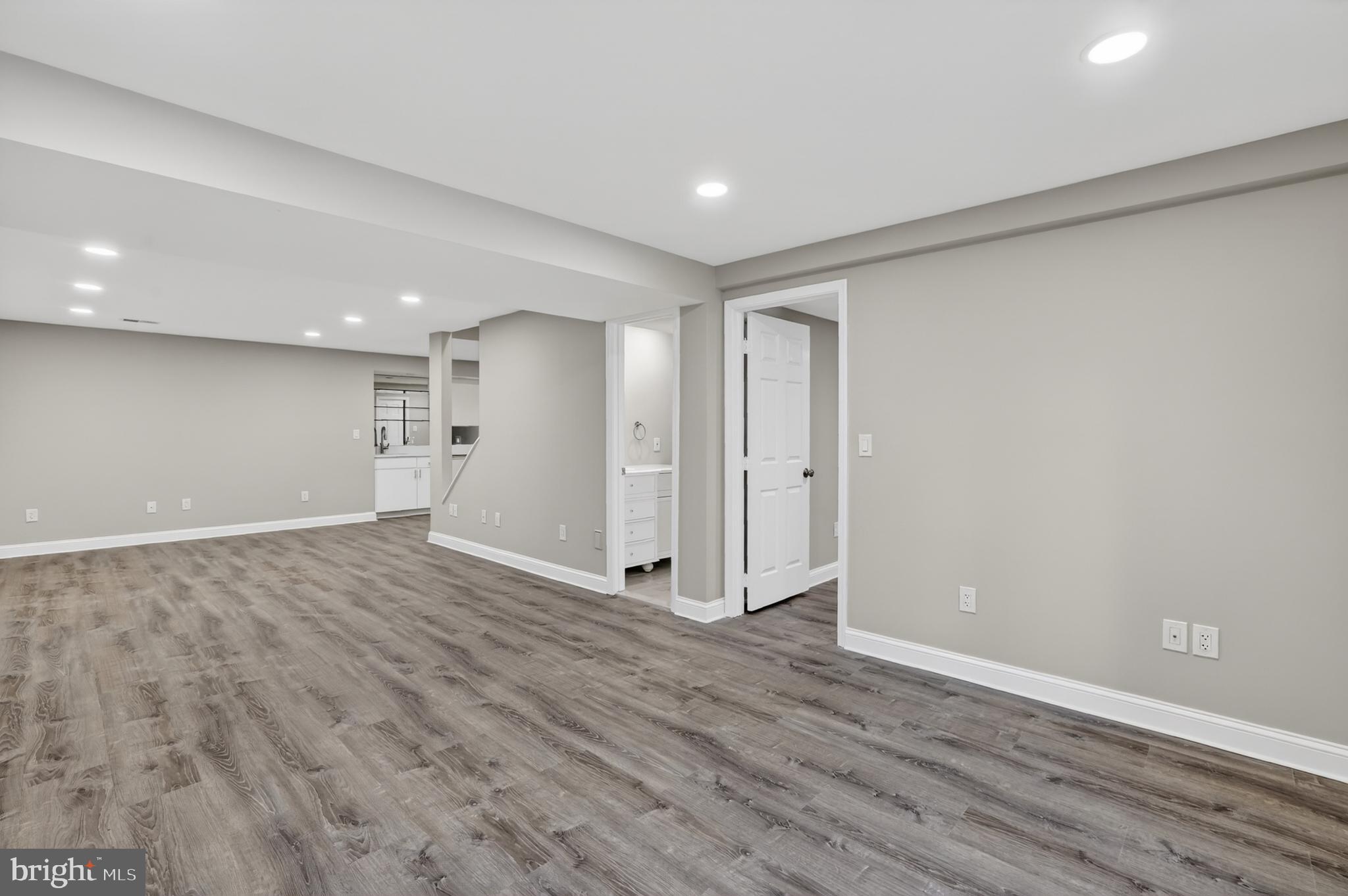 WASHINGTONIAN WOODS - Residential