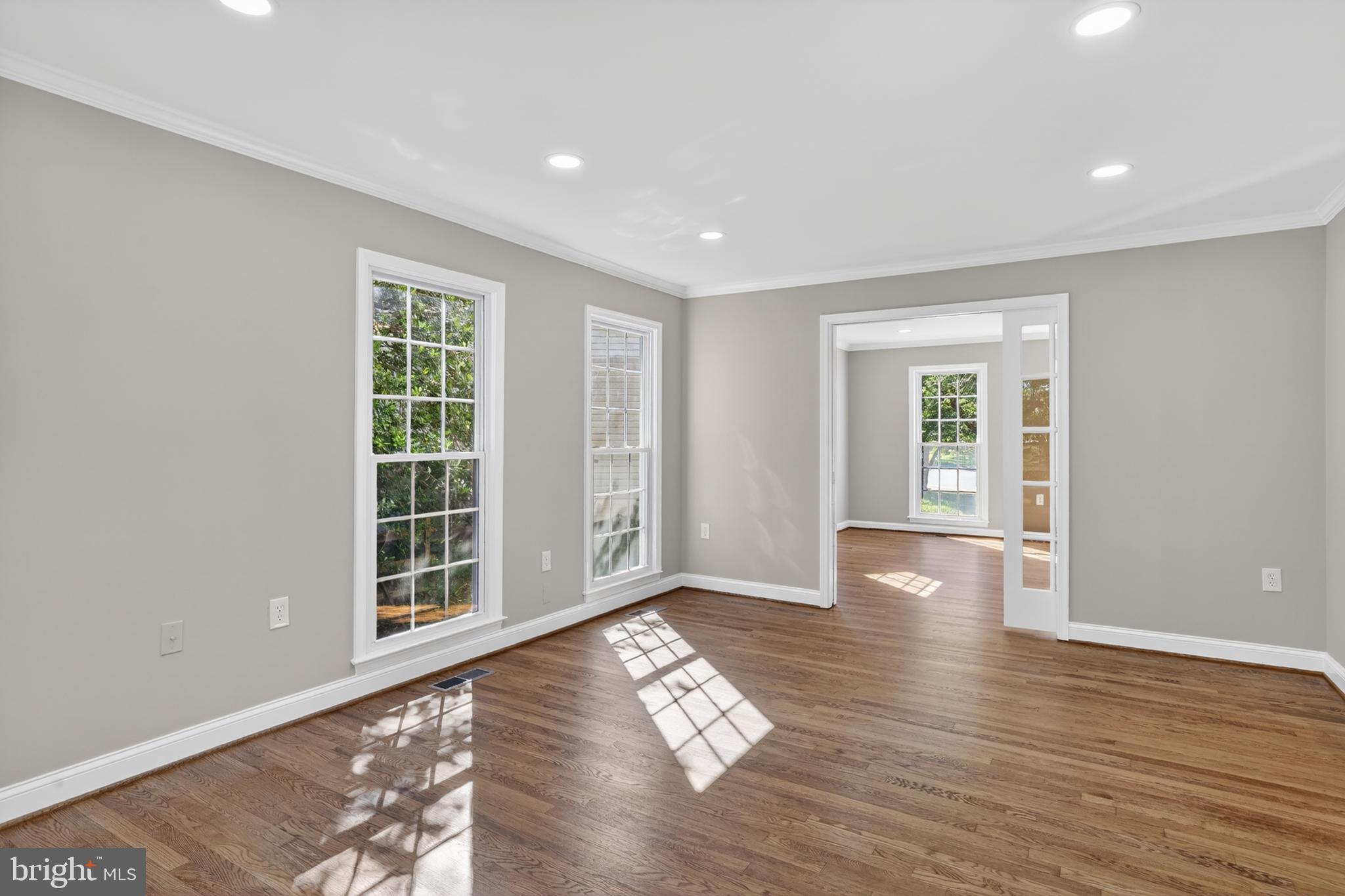 WASHINGTONIAN WOODS - Residential