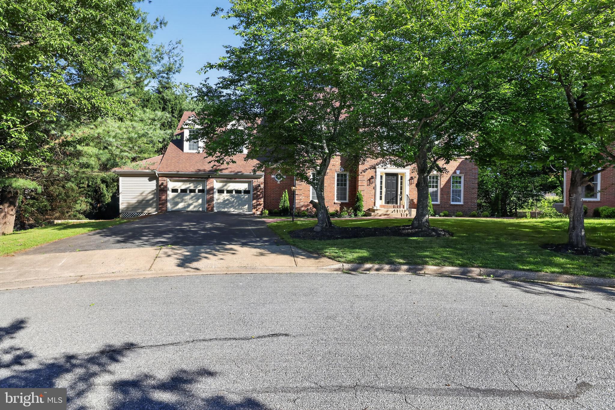 WASHINGTONIAN WOODS - Residential