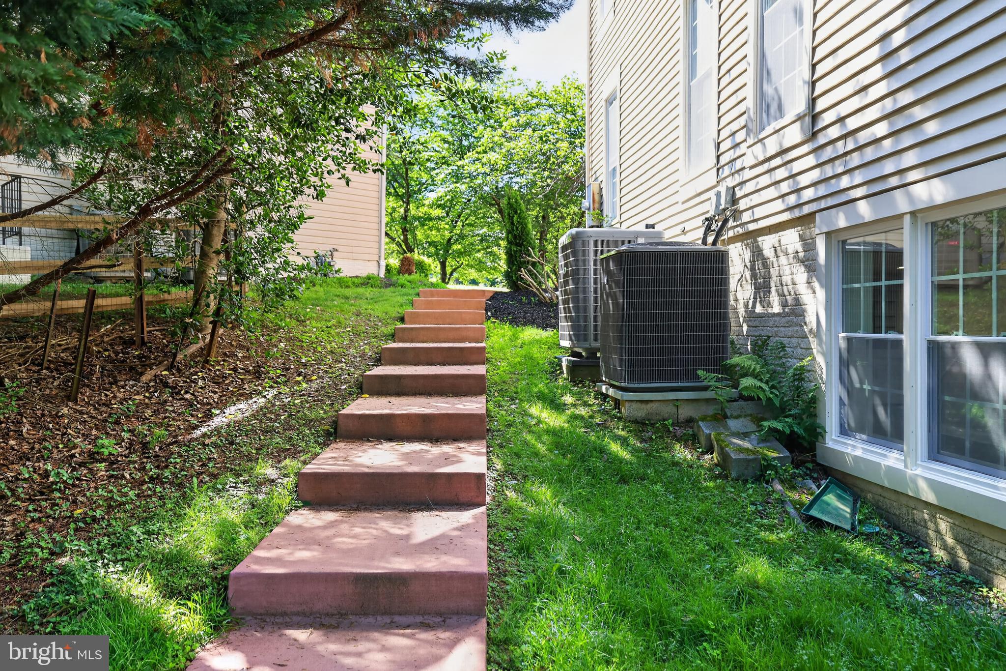 WASHINGTONIAN WOODS - Residential