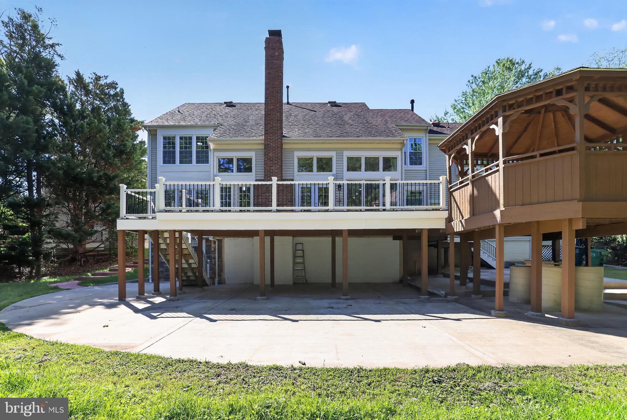 WASHINGTONIAN WOODS - Residential