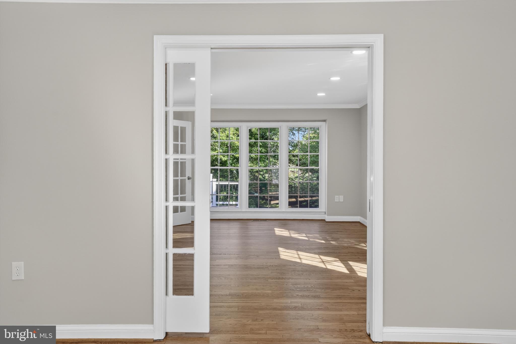 WASHINGTONIAN WOODS - Residential
