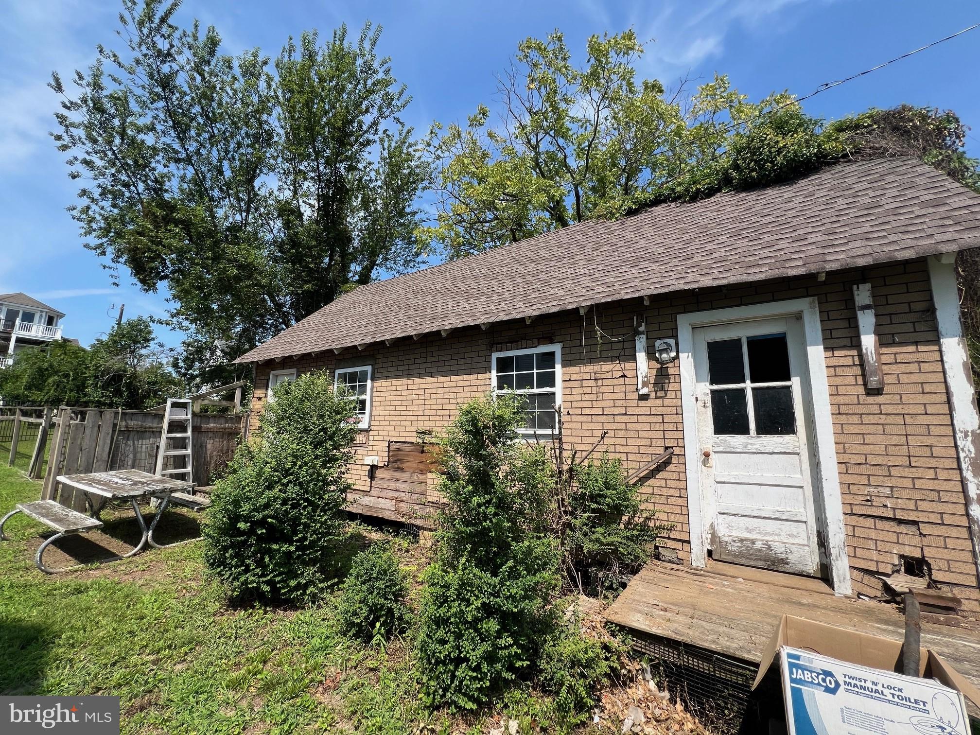 SOLOMONS ISLAND - Residential