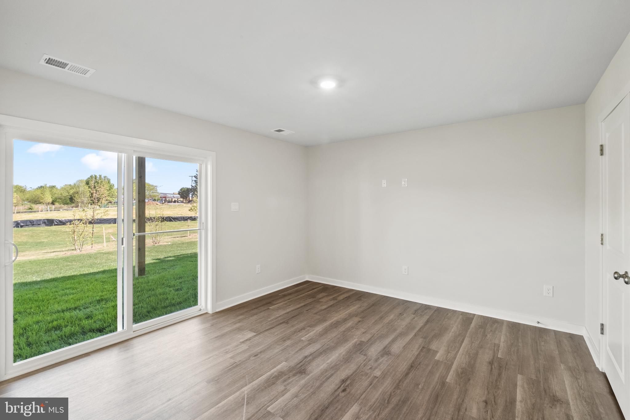 SPRING HILLS - Residential