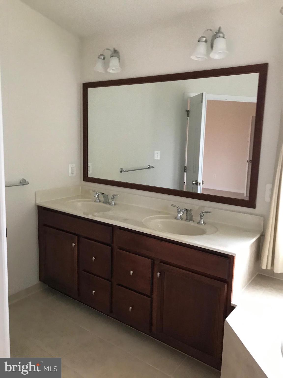 SOUTH RIDING - Residential Lease