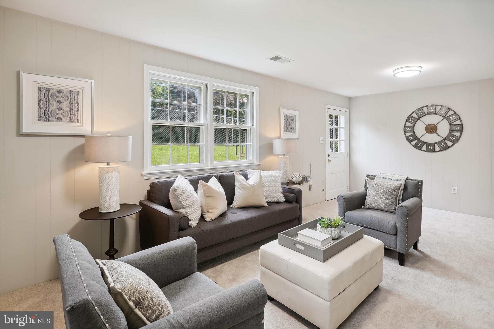 MONEYS CORNER - Residential