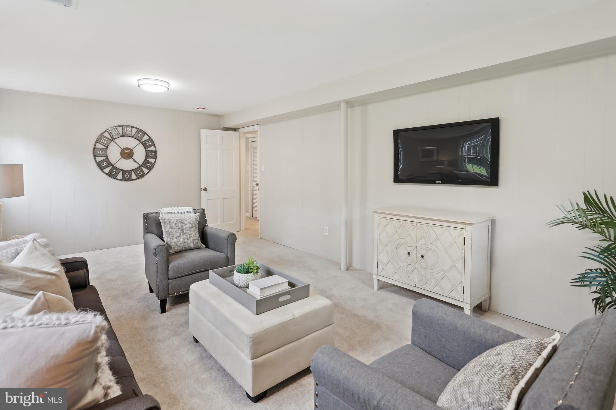 MONEYS CORNER - Residential