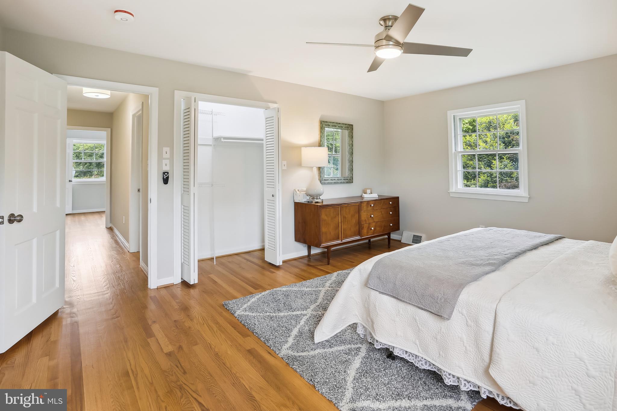 MONEYS CORNER - Residential