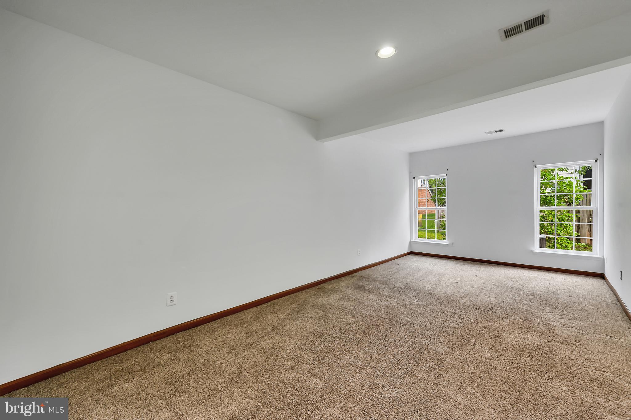 SOUTH RIDING - Residential