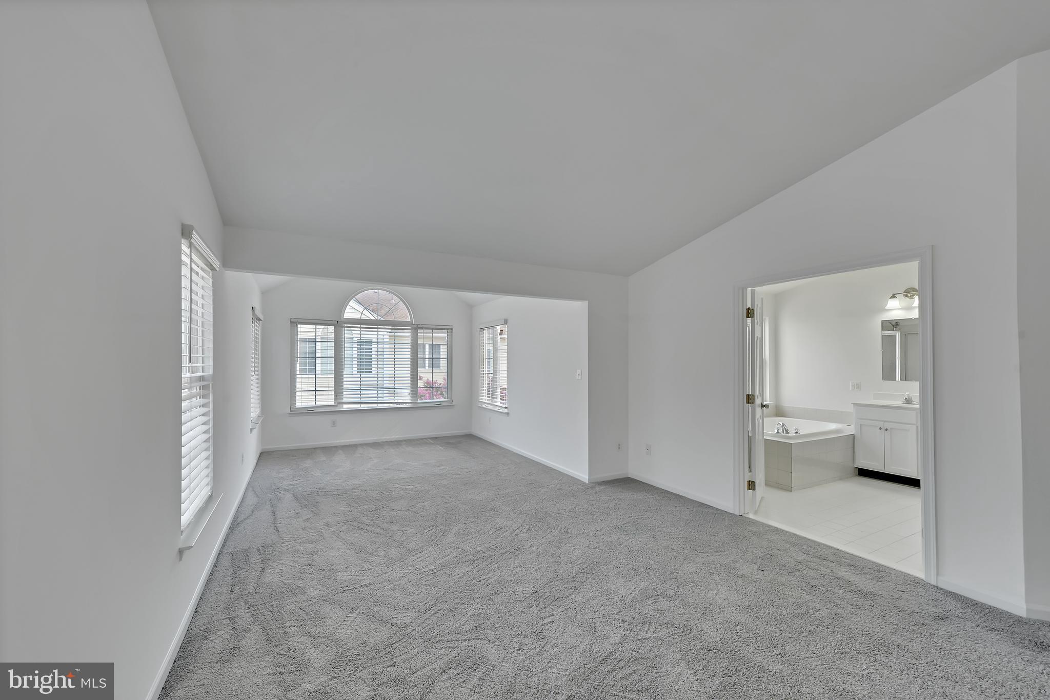 SOUTH RIDING - Residential