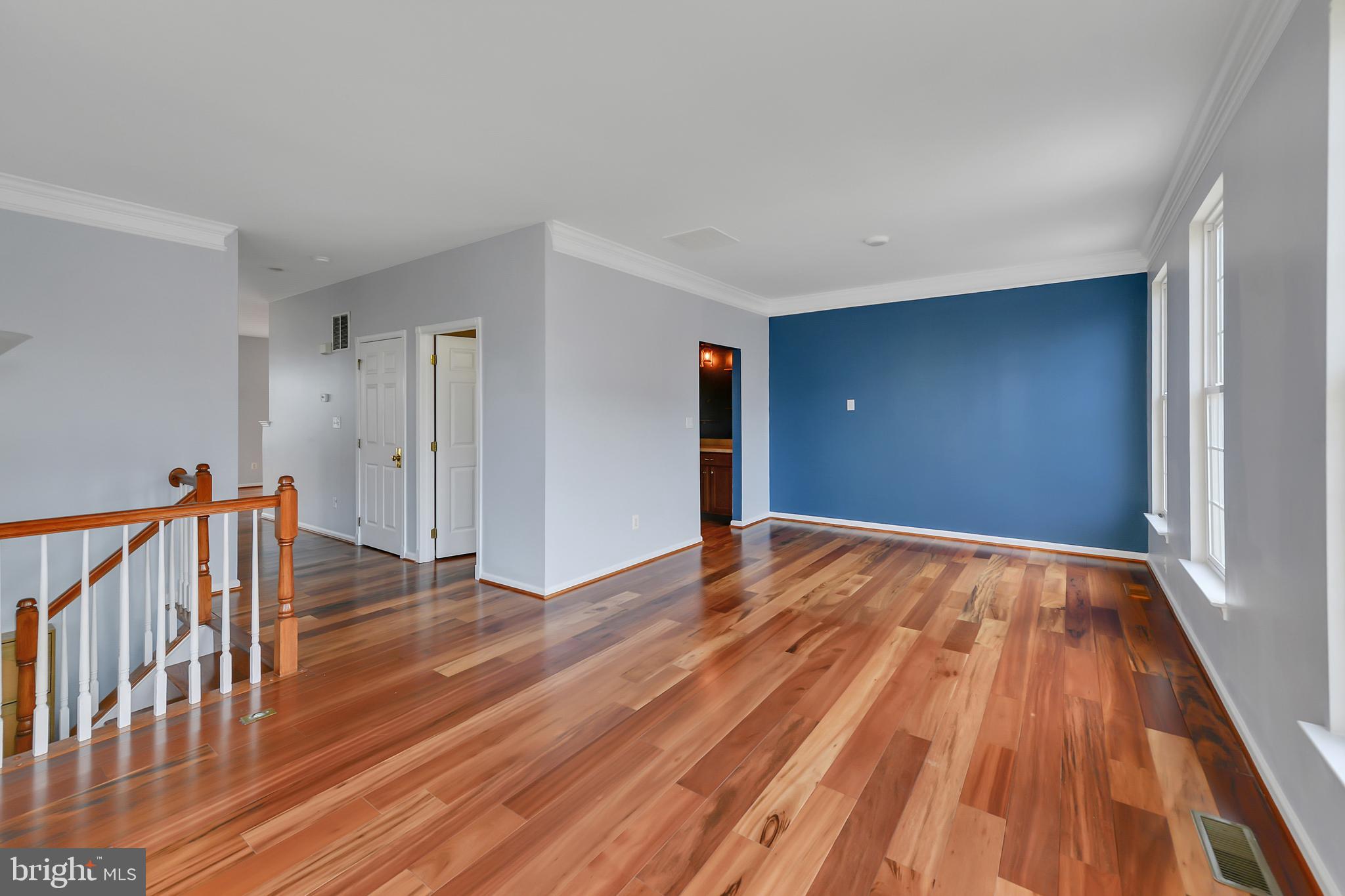 SOUTH RIDING - Residential