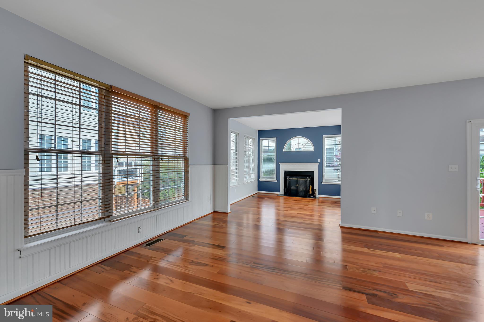 SOUTH RIDING - Residential