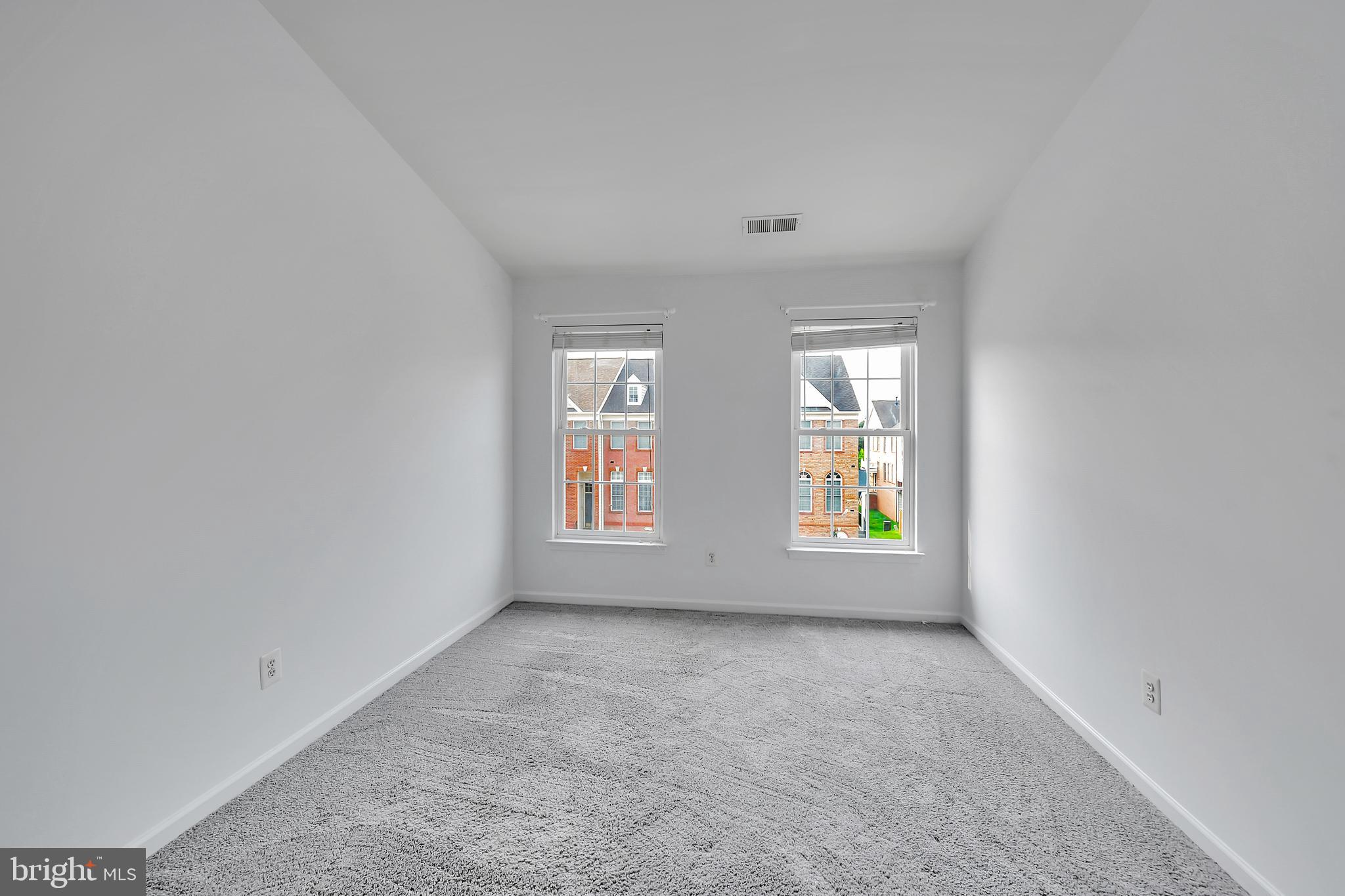 SOUTH RIDING - Residential